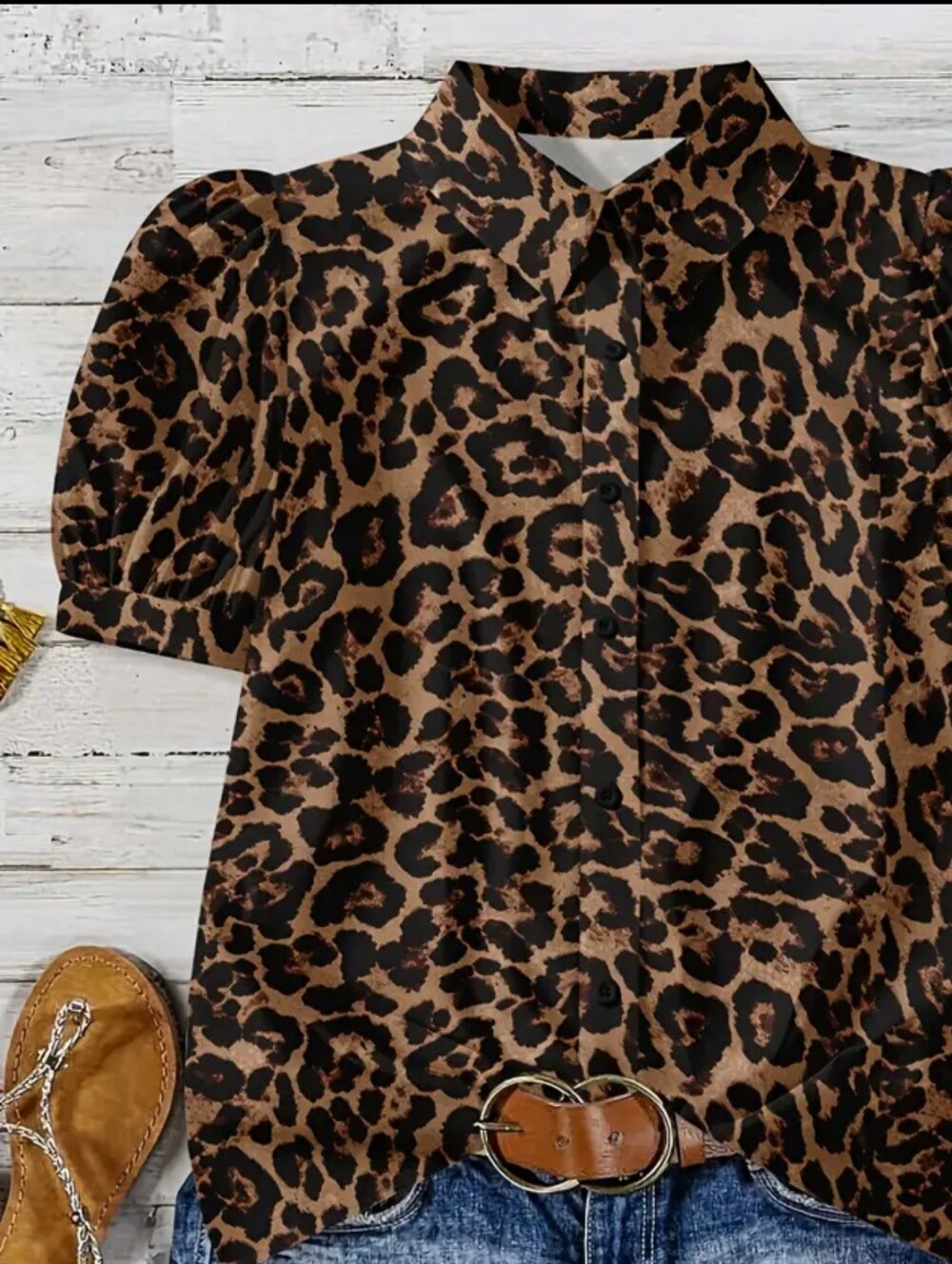 NWT - Leopard Print Sh💠rt Sleeve Blouse